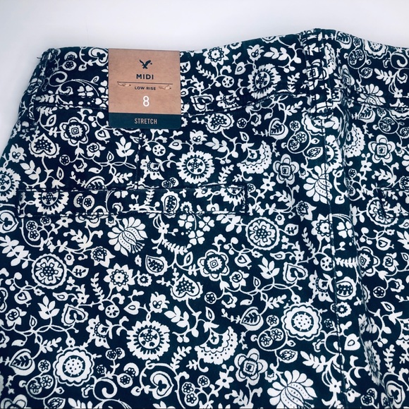 American Eagle Shorts Midi Low Rise Floral NWT - Picture 4 of 8